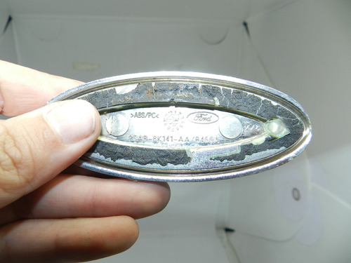 Emblema Dianteiro Ford Fiesta Courier Mondeo 96/99 95ab8k141