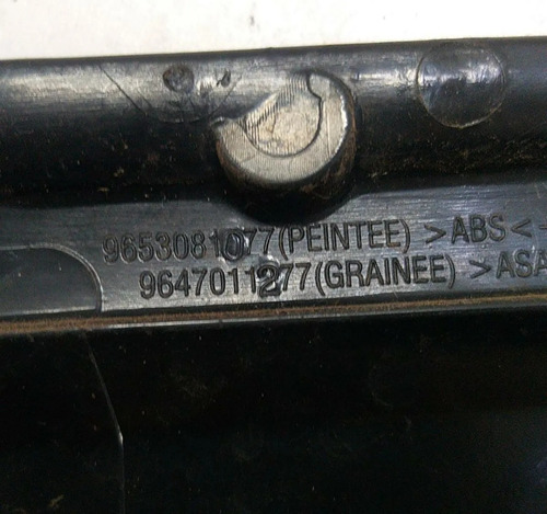 Moldura Direito Retrovisor Citroen C4 2010 9653081077