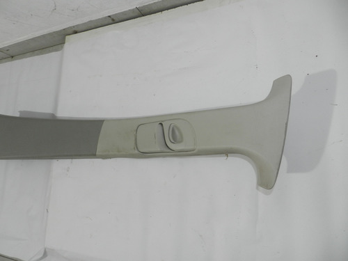 Moldura Acabamento Coluna Meio Lado Esquerdo Gm Zafira 01/12