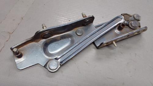Dobradiça Direita Porta Malas C4 Pallas. 23635