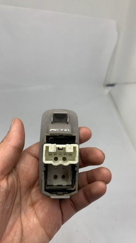 Botão Comando Vidro Traseiro Direito Toyota Corolla 98/02