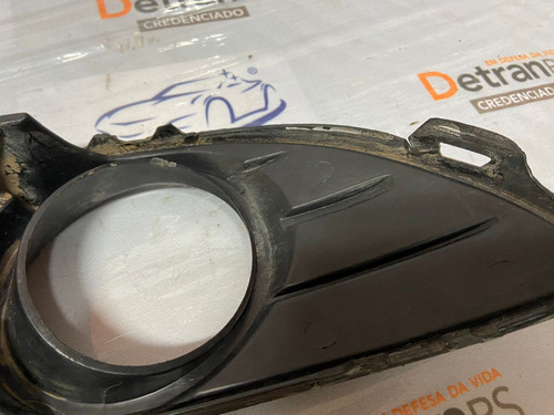 Moldura Milha Parachoque L/e Com Furo Polo 2006/08 18140 C05