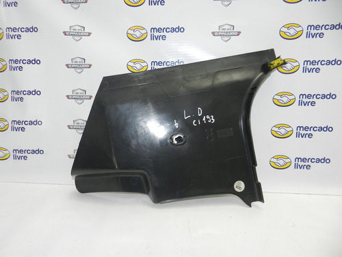 Acabamento Inf Coluna Dianteira Direita C180k 00/06 Detalhe