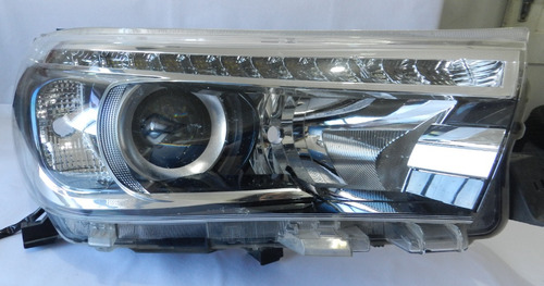 Farol Direito Com Led Xenon Toyota Hilux Srx 15/21 Detalhe