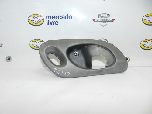 Moldura Interna Maçaneta Lado Direito Mondeo 94/00 Detalhe
