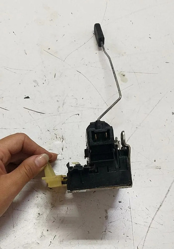 Fechadura Porta Dianteira Direita Renault Duster 2012