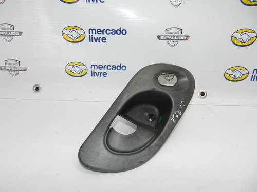 Moldura Interna Maçaneta Lado Direito Mondeo 94/00 Detalhe