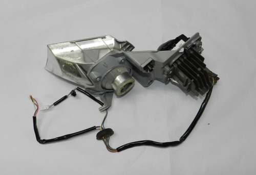 Carcaça Interna Farol Esquerdo Com Farol Milha Hilux 16/20