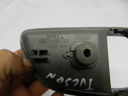 Moldura Maçaneta Traseira Esquerda Hyundai Tucson 06/16