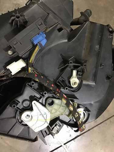 Caixa De Ar Condicionado Peugeot 206 2005 A 2012 18467*