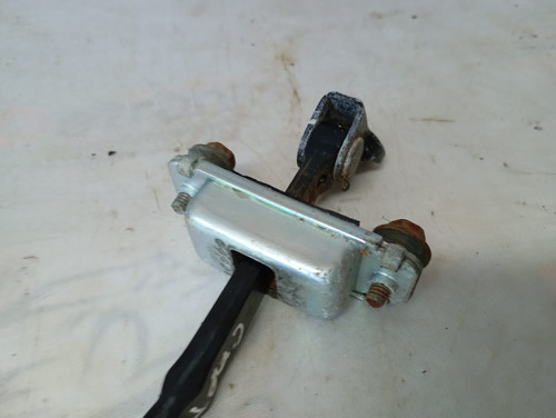 Limitador Porta Traseira Direita Chevrolet Captiva 2009 A 19