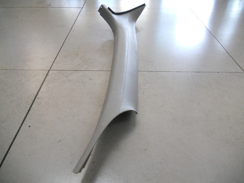 Acabamento Coluna Direita Para Brisa Ford Focus 1998 A 2008