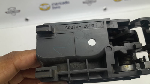 Maçaneta Cromada Interna Esquerda Toyota Hilux 2005 A 2015