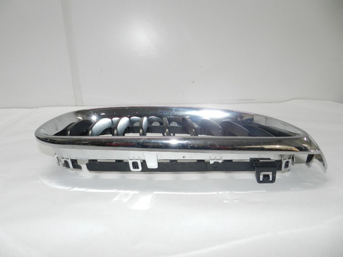 Grade Dianteira Direita Bmw 320i 328i Gt Sport 12/15 Detalhe