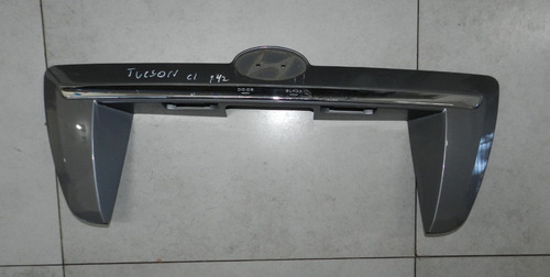 Moldura Tampa Traseira Placa Cromada Hyundai Tucson 04/16