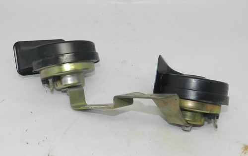 Par Buzina Caracol Universal Com Suporte Marca Fiamm 
