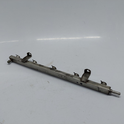 Flauta Dos Bicos Injetores Jetta 2.5 5cc Ano 2006 A 2010