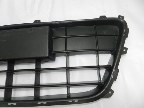 Grade Inferior Dianteira Hyundai I30 2009 A 2012 Com Detalhe
