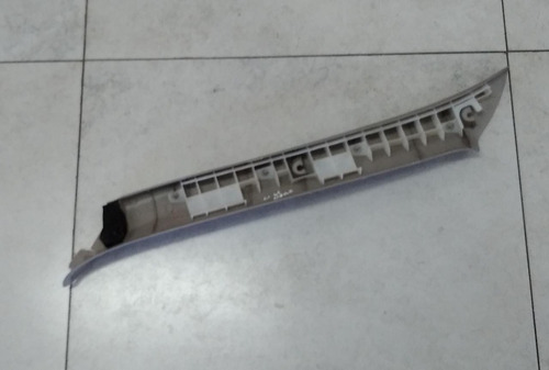 Moldura Coluna Parabrisa Dir Corolla 00 C/ Detalh 6221112300