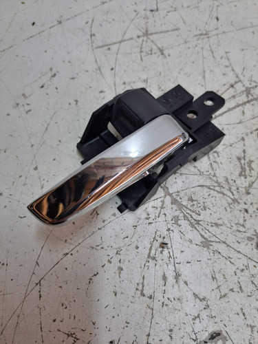 Maçaneta Interna Porta Direita Cromada Outlander 2013 A 2015