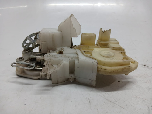 Fechadura Da Porta Dianteira Direita Honda Fit 2004 A 2008