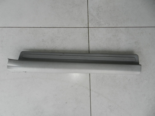 Moldura Soleira Dianteira Esquerda Toyota Corolla 05/17
