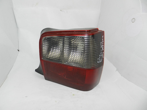 Lanterna Traseira Direita Fumê Fiat Uno 04/13 Com Detalhe