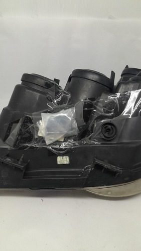 Farol Direito Vw Polo 2003 A 2006 Com Detalhe