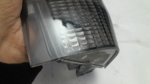 Lanterna Direita Paralela Tricolor Ford F1000 93/99 Detalhe