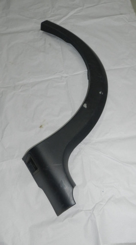 Moldura Para-lama Traseiro Direito Renault Sandero 08/15
