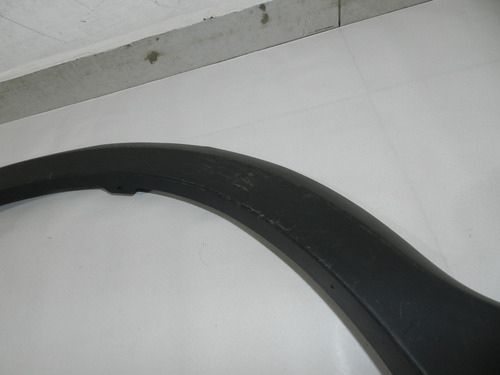 Moldura Para-lama Tras Direito Renault Sandero 08/15 Detalhe