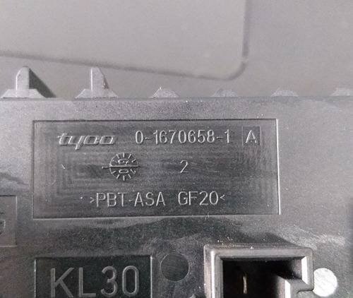 Caixa Fusivel Mercedes C180 C200 2010 2011 2012 016706581a