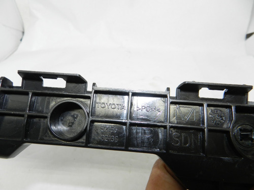 Guia Para-choque Traseiro Lado Direito Toyota Corolla 09/14