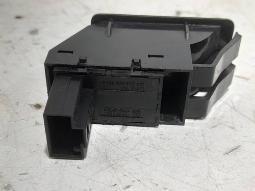 Botão Interruptor  Trava Porta Malas Jetta 2015
