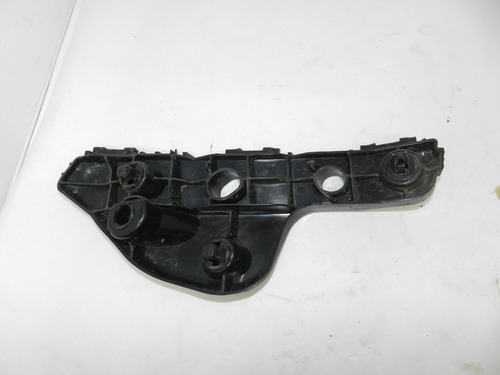 Guia Para-choque Dianteiro Lado Direito Toyota Yaris 18/21