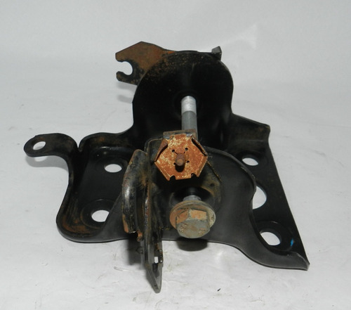 Suporte Lado Esquerdo Eixo Traseiro Fiat Punto 2006 A 2012 