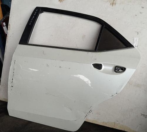 Porta Traseira Esquerda Toyota Corolla Altis 13/18 Detalhes