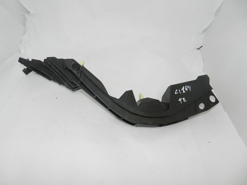 Guia Para-choque Traseiro Esquerdo Vw Golf 01/14 C/ Detalhe