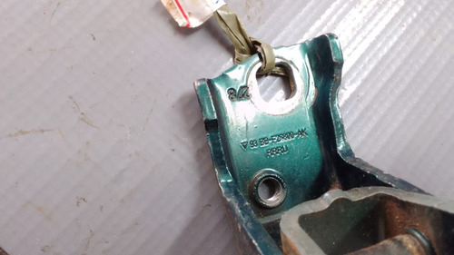 Dobradiça Porta Traseira Ford Mondeo 1994 / Direito. 23659