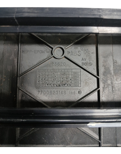 Moldura Central Console Laguna 94/01 - Adl 488 (b)