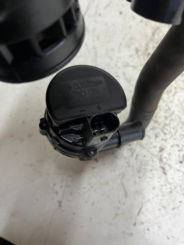 Bomba Água Auxiliar Turbina Master 2.3 2017/2018