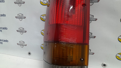 Lanterna Direita Paralela Tricolor Ford F1000 93/99 Detalhe