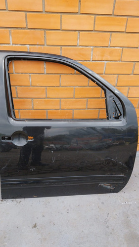 Porta Dianteira Direita Nissan Frontier 08/14 Detalhe