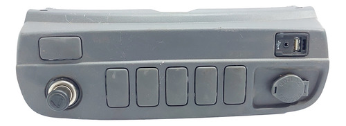 Entrada Usb / Auxiliar Com Moldura Hilux Ano 2006 A 2015