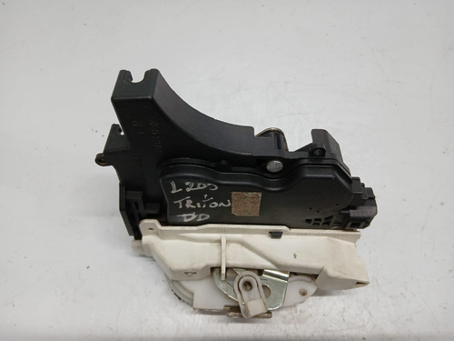 Fechadura Porta Dianteira Direita Mitsubishi Lancer Triton