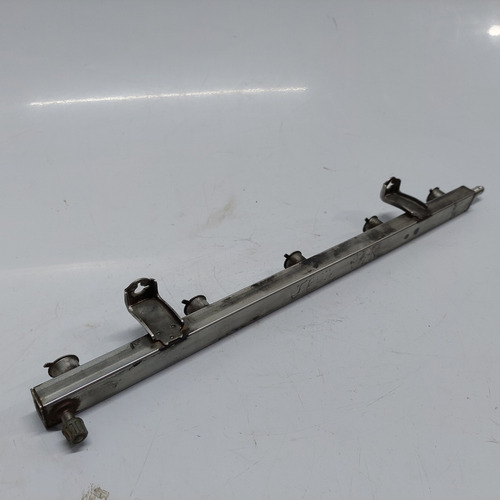 Flauta Dos Bicos Injetores Jetta 2.5 5cc Ano 2006 A 2010