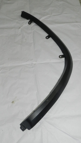 Moldura Para-lama Traseiro Esquerdo Toyota Hilux Sw4 16/20