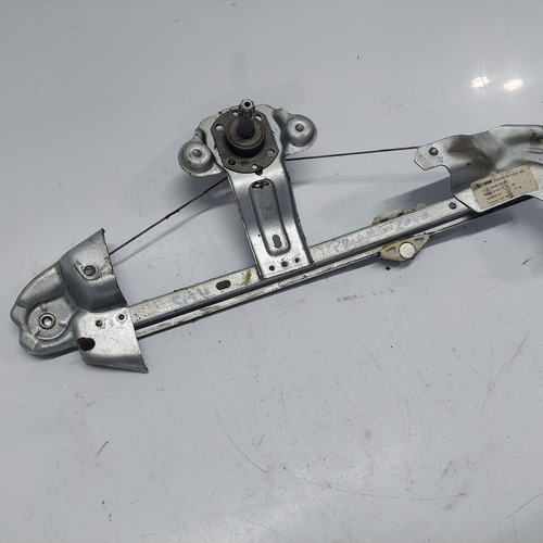 Máquina Manual Vidro Traseira Direita Prisma Ano 2006 A 2012