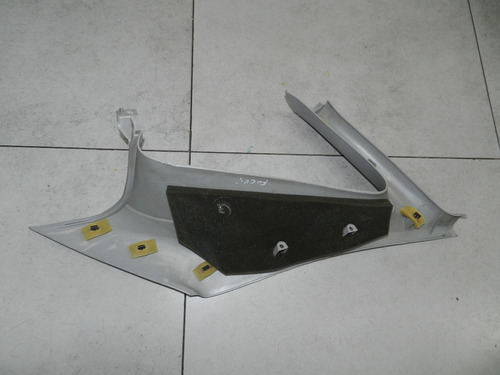 Moldura Coluna Traseira Esquerda Ford Focus 1999 2000 A 2004