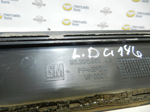 Friso Lateral Porta Esquerda Gm Celta 2p 01/06 93296953